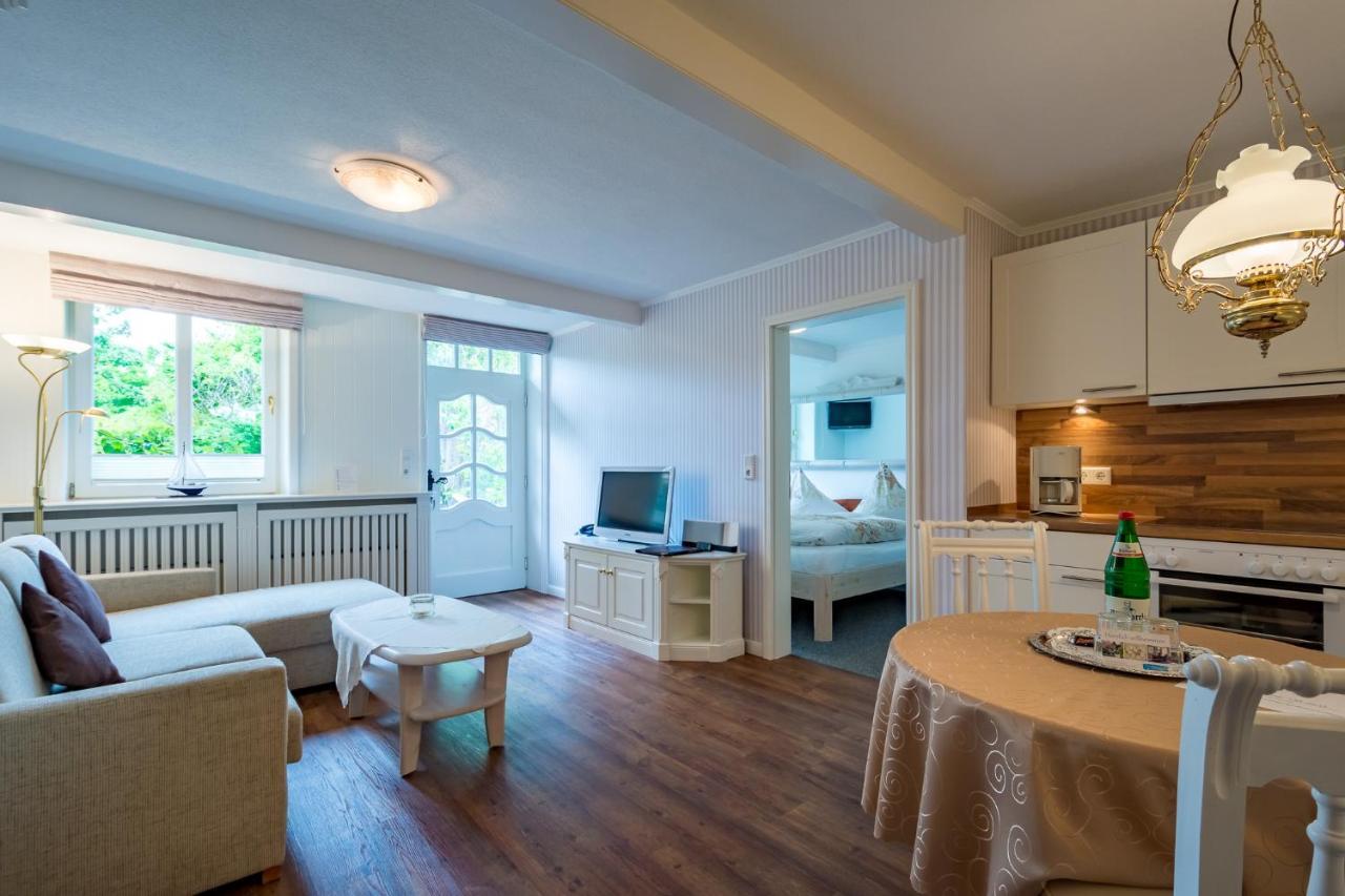 Inselhotel Arfsten Wyk auf Föhr Extérieur photo