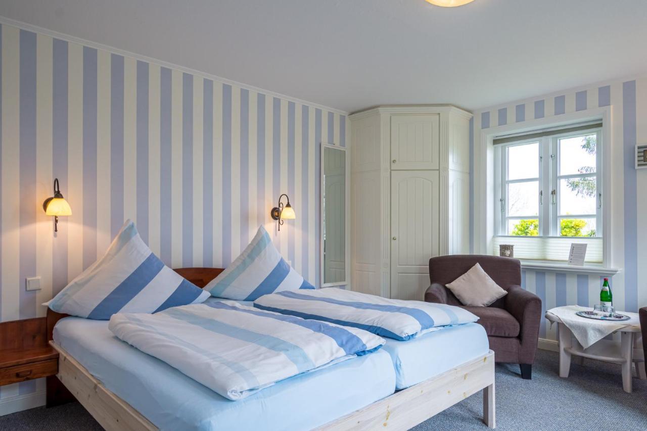 Inselhotel Arfsten Wyk auf Föhr Extérieur photo