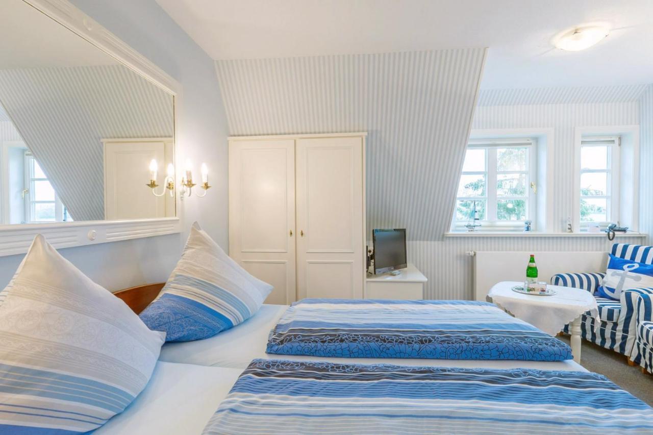 Inselhotel Arfsten Wyk auf Föhr Extérieur photo